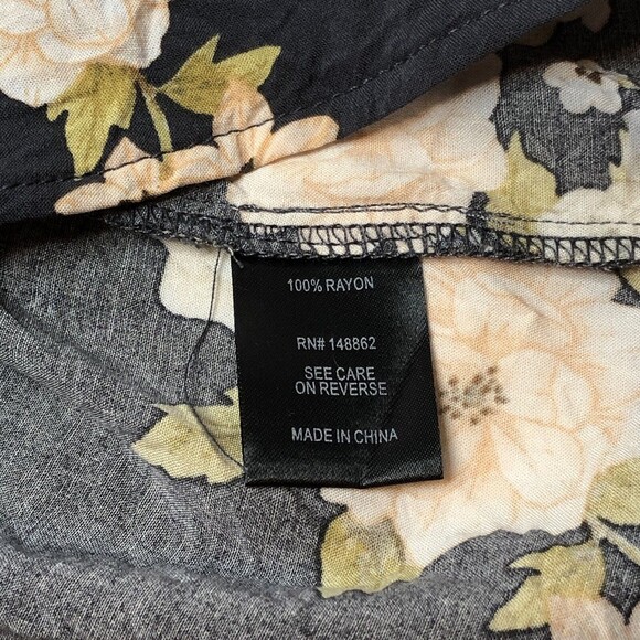 Torrid Plus Size 1 Gray White Floral Challis Babydoll Tank Latice Back Flowy - Picture 7 of 10